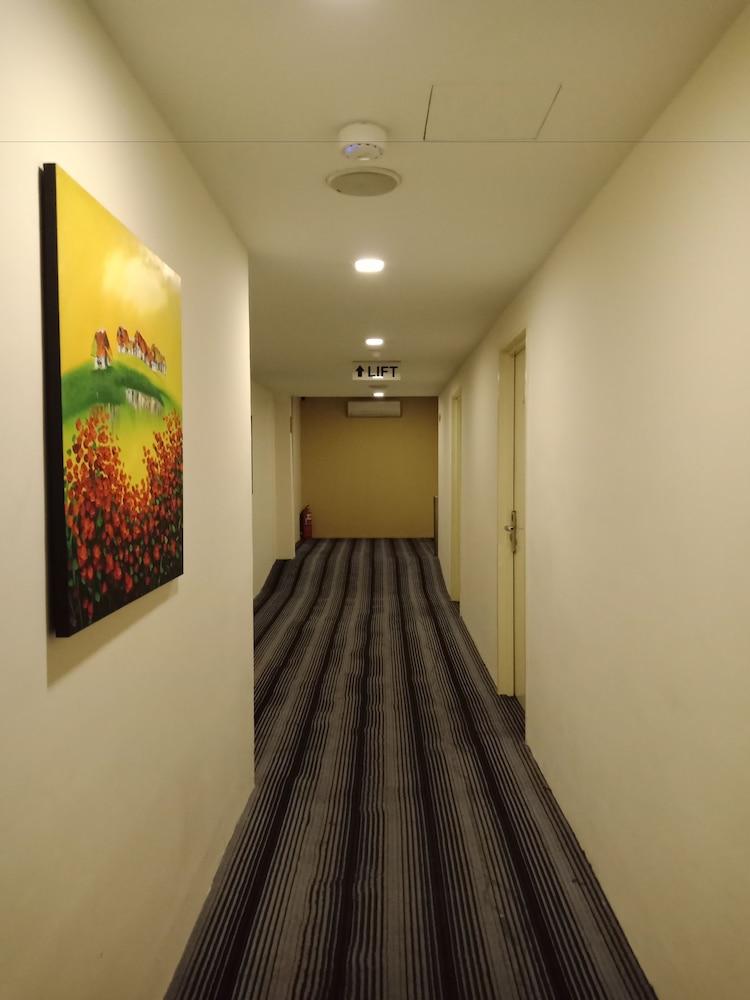 Hotel Zamburger Taman Segar - Previously Home Inn Taman Segar Kuala Lumpur Exteriér fotografie